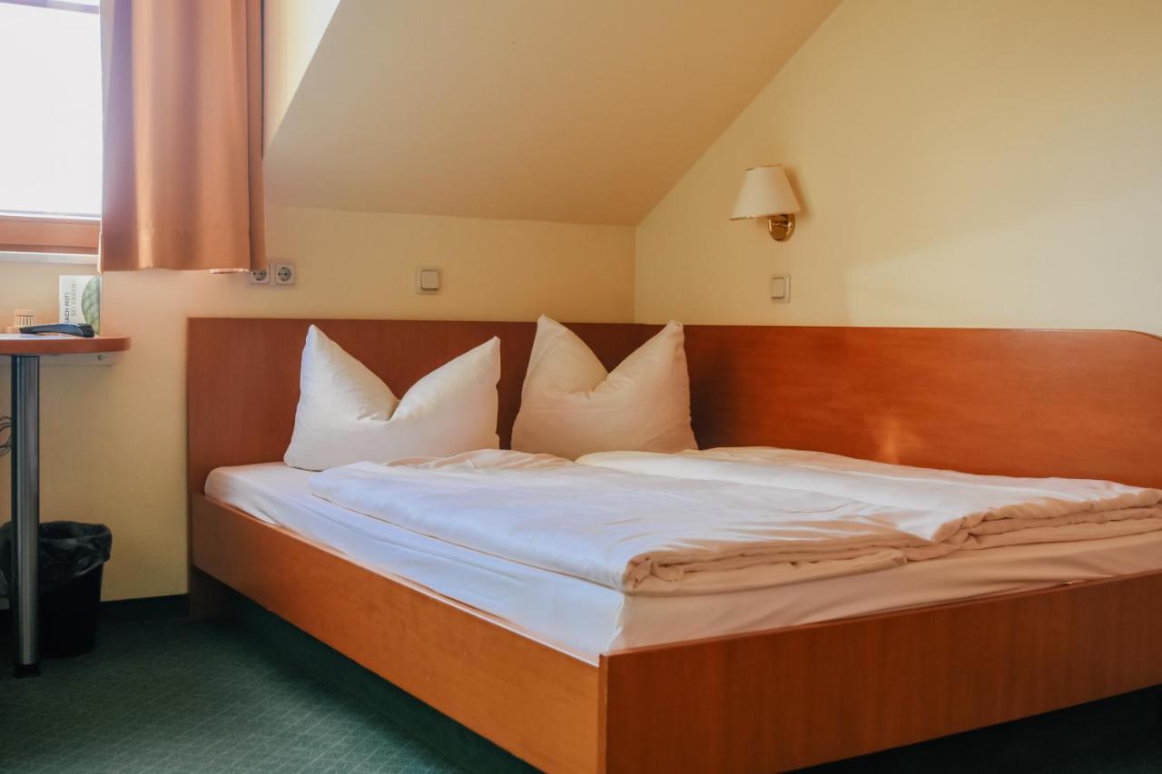 Landhotel Dresden Exteriör bild