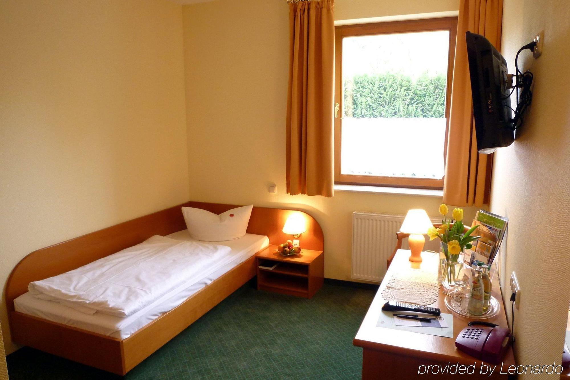 Landhotel Dresden Exteriör bild